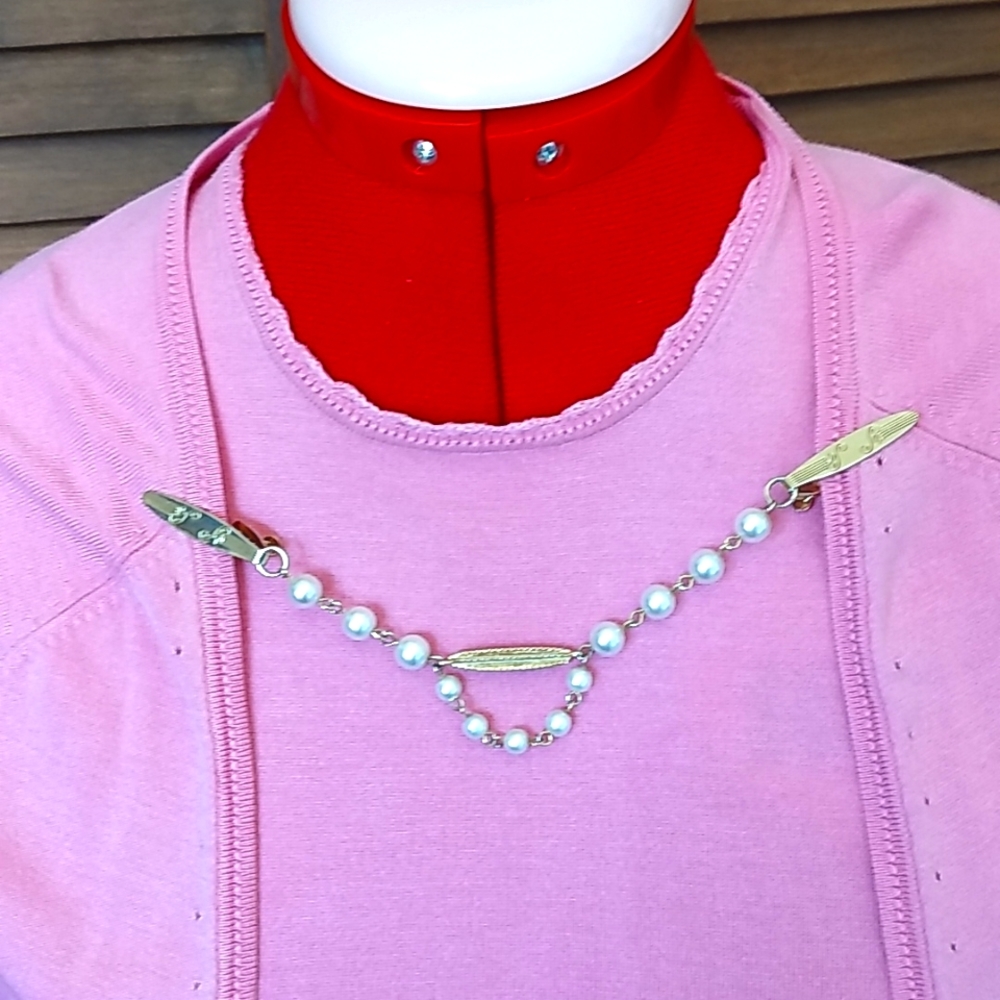 Sweater Chain
